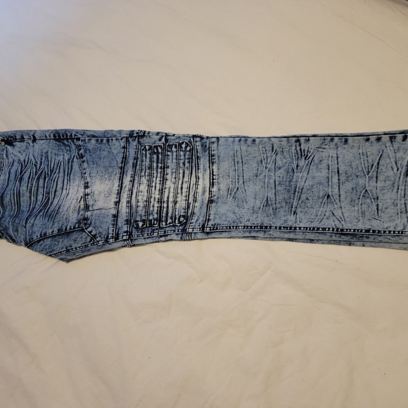 Texas Bronco Jeans - Picture 2 of 4